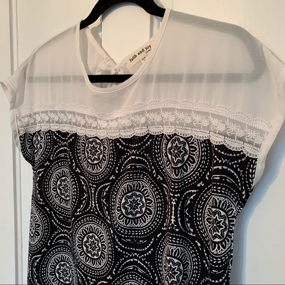 Faith And Joy Sheer Medallion Top - Picture 3 of 8